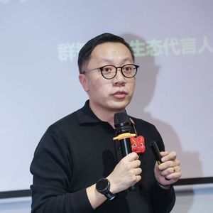 高管身边人说：别和领导处成“搭伙过日子”