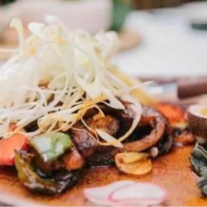 EP17：装杯指南之年夜饭｜年夜饭的装杯,本质上是对生活的热爱和用心，揭开锅盖那一刻的温度，比任何山珍海味都珍贵