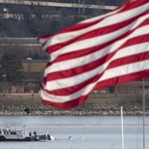 BBC News｜特朗普将美国空难归咎于多元化政策