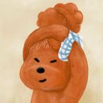 不爱扎头发的二二