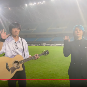 那些偶尔闪光的场景 照亮在无尽的黑暗里