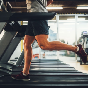 跑步为何原地踏步？揭秘“中等强度陷阱”与80/20法则