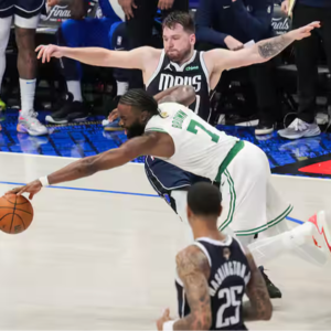 熟悉的东契奇 看不懂的基德