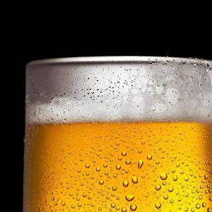 没啤酒就没有金字塔｜从苏美尔"液体面包"到皮尔森金黄泡沫---啤酒简史