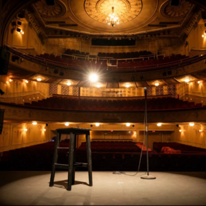 18. 成都→东京，安逸的环境让我失去欲望。即使没法建一座城堡，脱口秀可以造一个楼梯。 Ft.咖啡