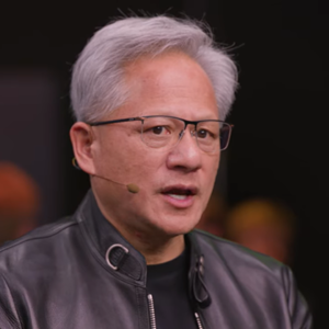 黄仁勋：AI 会干活了，人靠什么脱颖而出
