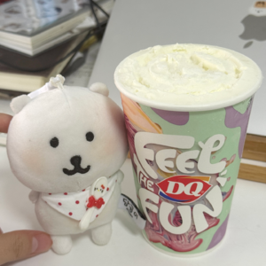 和朋友们一起瘫在客厅玩手机也足够幸福 📅 Aug.6