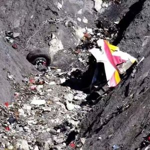 【空中浩劫】（11）“德国之翼”9525航班悲剧：机长只是去上了个厕所……