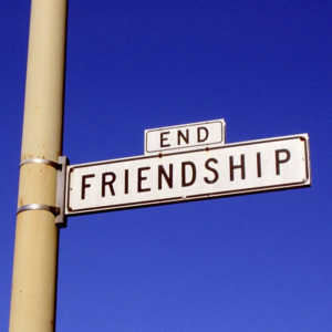 “朋友，既然我不能扇你，那么我就删你！”