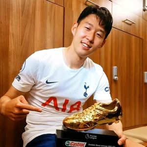 小县城公务员VS北上广打工人，哪个更舒服？