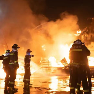 E673. 从业8年消防员自述：眼底的浓烟、纵火的丈夫