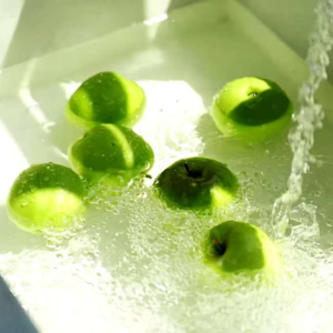 VOL482.以重复叙事与作者意识研究的角度，论述电影《第十一回》中的三重边界。