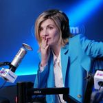 这个宇宙的纸月亮