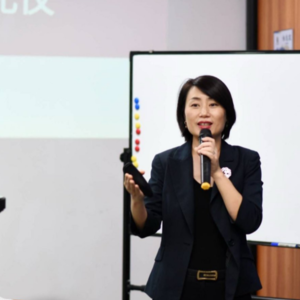 Vol.7 100种职业大揭秘-叶桐:暮光里的照护