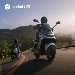 何川｜从华山八天独攀，到骑九号电摩上路：做自己的底气从哪来？