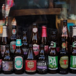 EP07：装杯指南之啤酒｜"来瓶美式IPA,要西海岸风格的,干投酒花那种"，好家伙，喝个啤酒也没忘了装