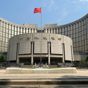 充实货币政策工具箱，央行为何选择了下场买债