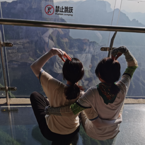 上周和外国"妈妈"去张家界旅行