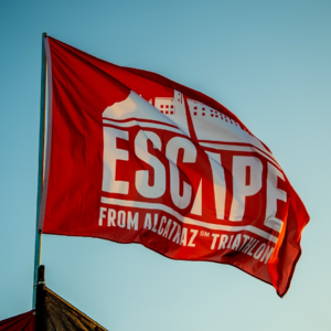 恶魔岛逃生模拟器：四位铁三玩家的沉浸式体验分享