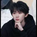 猫猫爱吃草和羽瑾