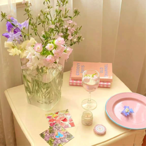 VOL471.一朵为了雨落而生的玫瑰。在不可胜数的年月尽头，这是你的心愿。