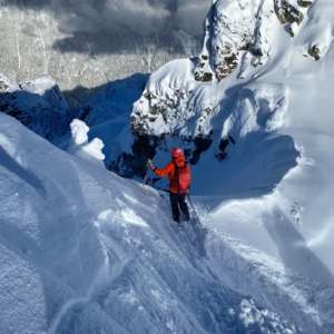 直升机滑雪、雪猫滑雪与登山滑雪,哪一种才是你的终极选择?