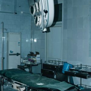 海龟汤：我看见了自己的脸，发出惨痛的哀嚎。