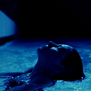 “蓝白红三部曲”之《蓝》：直到死亡将我们分开