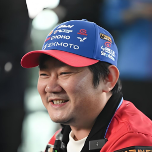 45. 张雪机车真敢造，Claude源码意外跑，AI眼镜是个宝