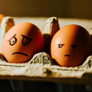 中登眼中的的生活百态 (上)：中英混搭、地铁堵门、满嘴情绪价值...