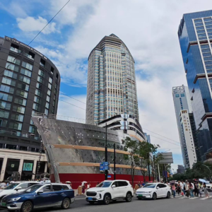 Vol.346 | 揭秘LV“路易号”，为何停在上海南京西路？