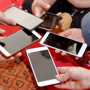 澳洲通过最严社交媒体管理法，其他国家会跟进吗？