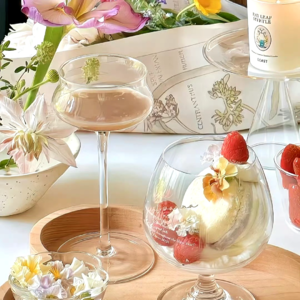 VOL433.世上总有地方可以容下没用的东西，要是所有东西都有意义，你会窒息的。