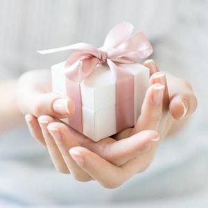 第173期【一起聊】送礼物-一份淡如水的“美”和关注
