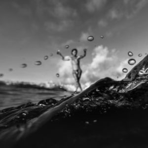 我像一个流浪汉，住在每一片海湾：浪人曹浪
