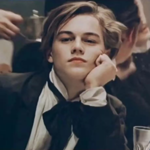 野心抽刀,以平凡为刀鞘。山顺心变,一挥翅一妖娆。