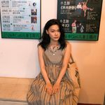 小鸟秋天吃栗子