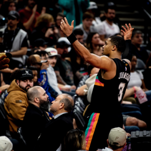 【马刺进步报告S03E31】东季奇38分三双咱都不怕湖人了，“牙缝兄弟”诠释石匠精神