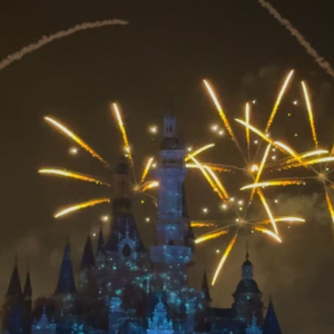 屁屁：我现在才22岁，我逃离了原生家庭，还把自己养的不错，我已经很棒了！