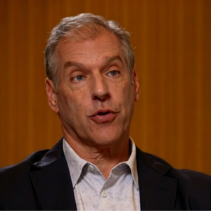 AI到底是不是能耗“怪兽”？人类100%使用清洁能源供电能实现吗？|两说