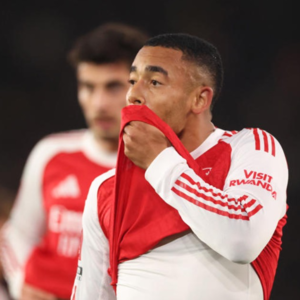 这是橄榄球，不是足球！ （阿森纳1：2南安普顿）