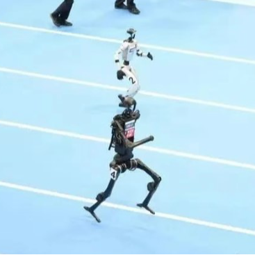 62. 2025人形机器人马拉松和运动会