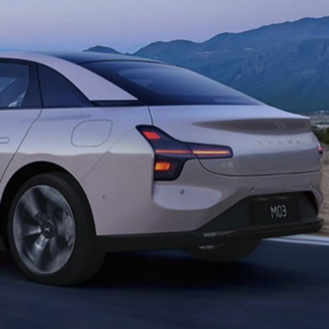 Vol.031 理想智驾又行了?“设计借鉴”的争议、纯电品牌做增程|月度点评