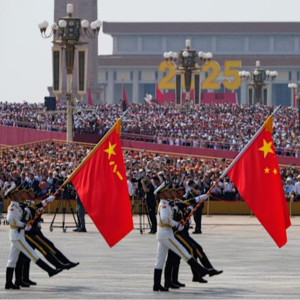 【串台】四人圆桌谈“93阅兵”：一场全民共振的爱国主义教育