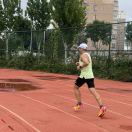 努力奔跑的胖球