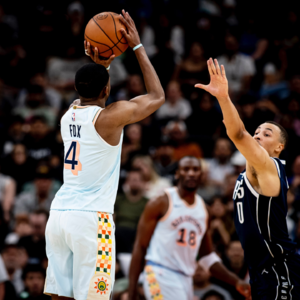 【马刺进步报告S02E30】福克斯用32分准三双结束了他的马刺第一季