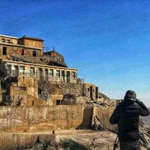 故事里的胡渣先生