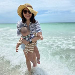 Yaya在湖边