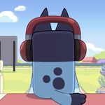 Yuki在镜泊湖摸鱼看报