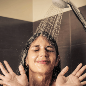 BBC随身英语|早上洗澡VS晚上洗澡:哪个更好?